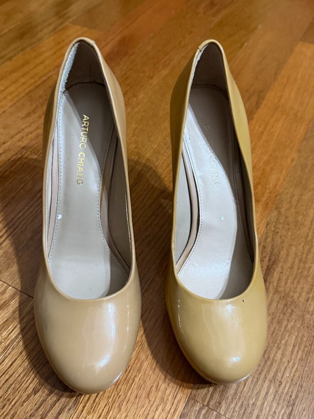 Antonio Melani Size 9 Taupe Pumps
